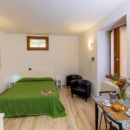 Il Borgo Monolocali Apartment Беладжо Екстериор снимка